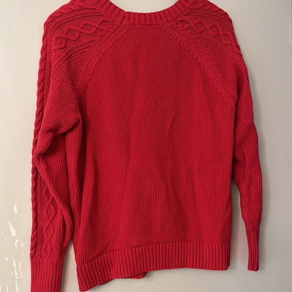 Red GAP knit sweater (size large) - Picture 4 of 4